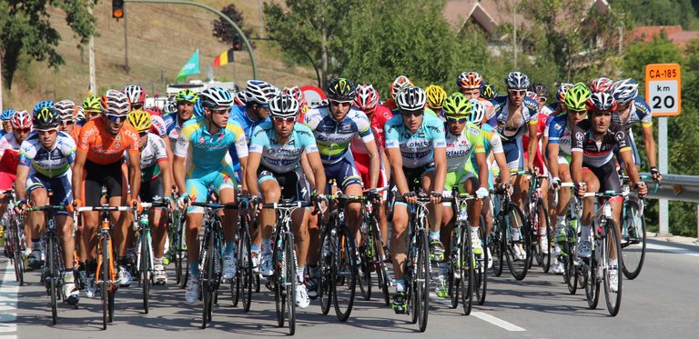 Una instantánea de la Vuelta Ciclista España.