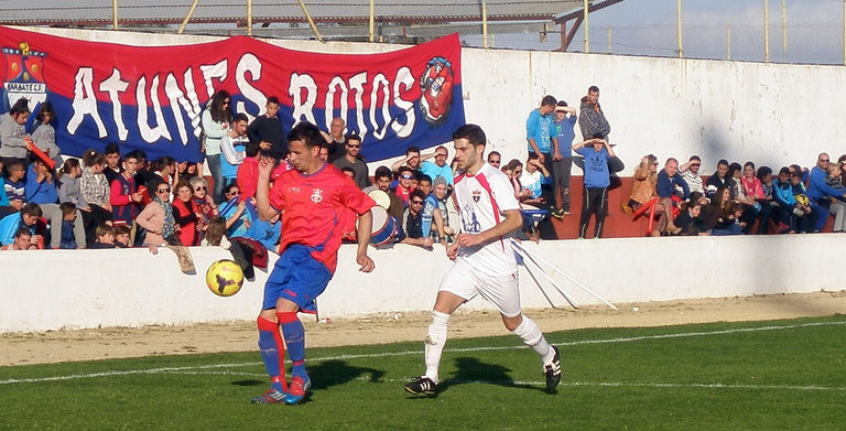 Jesús Varo, autor del gol, controlando de un balón.         